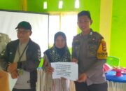 Bhabinkamtibmas Polsek Maiwa Turut Awasi Penyaluran BLT-DD Tahap IV Desa Lebani