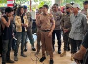 Pegawai Pemprov Terima Aksi Massa di Kantor Bupati Enrekang, “Apa wewenangnya