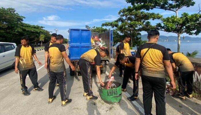 Sambut Festival Sandeq Silumba 2025, Polresta dan Pemkab Mamuju Gelar Jumat Bersih