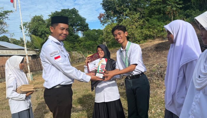 MA Biharul Ulum Ma’arif Apresiasi Prestasi Peserta Didik: Juara Nyanyi Solo & PASKIBRA Kecamatan Suppa
