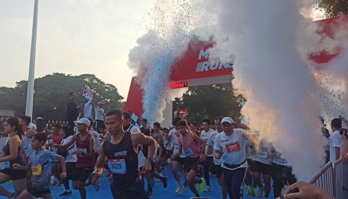 Ribuan Peserta Meriahkan Merdeka Run 8.0 di Depan Istana Merdeka